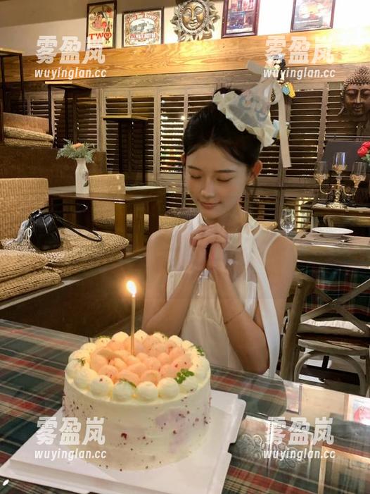 17c吃瓜 每次打开“17c吃瓜”app,都像在翻牌子,奇怪的瓜不停冒出来,心情大好。
