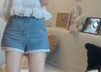 17吃瓜网官网：我就是那个把吃瓜当成收藏品的人。
