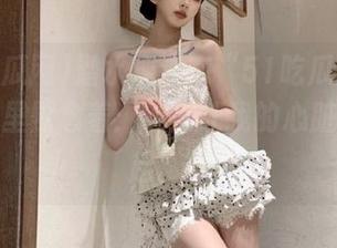 潜水观众在“51吃瓜网”入口，心里默念着：“别让我的心脏承受不起。”