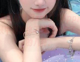 有时候觉得zztt11App就像喝咖啡，我从中提神也不知不觉来了一杯浓郁的八卦。