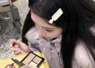 吃瓜网首页，点开下载安装，如同偷瞄别人的心事！