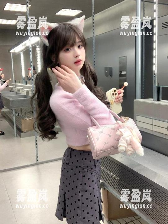 吾爱吃瓜 吾爱吃瓜更新又来,闻着这股瓜香,心里没准又要琢磨出新剧情!
