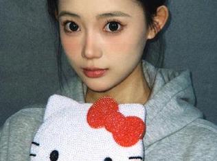 登录“每日黑料”，收获八卦满满，心里小九九开始打算！