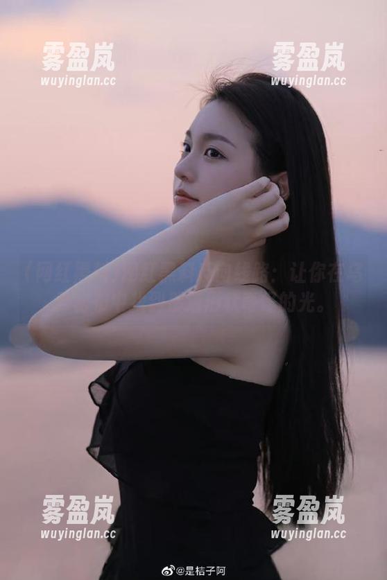 网红黑料 网红黑料反向线路:让你在乌云密布中找到那道形状奇怪的光。