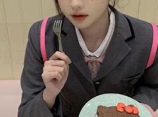抖音网红的阴暗面，黑料吃瓜网站直接送上，让我边吃瓜边想：这剧本也太精彩了吧！