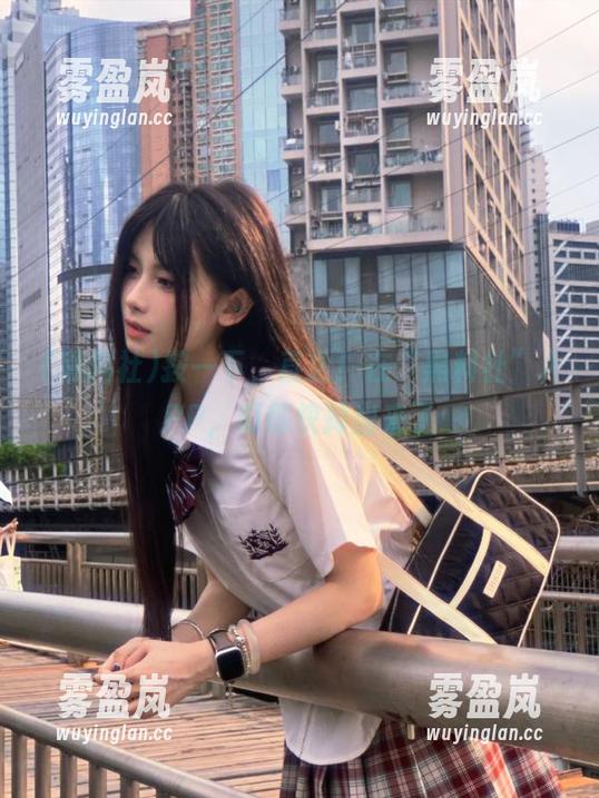 黑料社 按一下,直达!在“黑料社”APP,瓜都快掉出来了